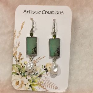 Eucalyptus Frost Fashion Earrings Dangle NWT 2” faux pearl Silver Alloy